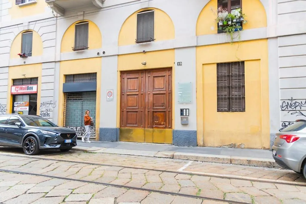 Armonia E Design Nel Cuore Di Milano Italia